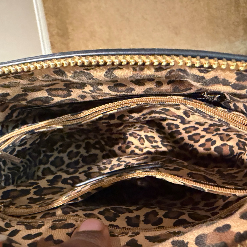 Leopard Print Crossbody Bag with Black Accents - Picture 5 of 10